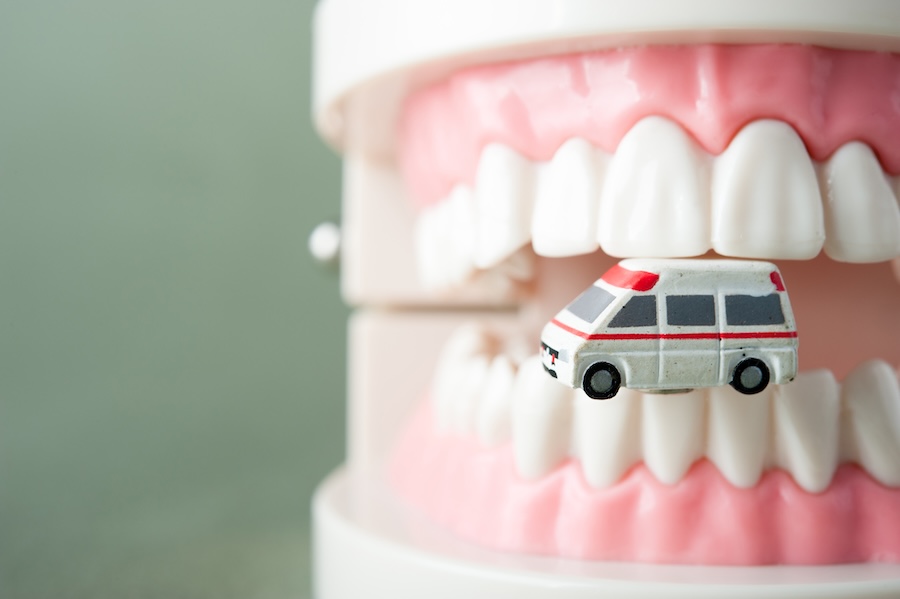 ambulance inside of teeth for dental emergency